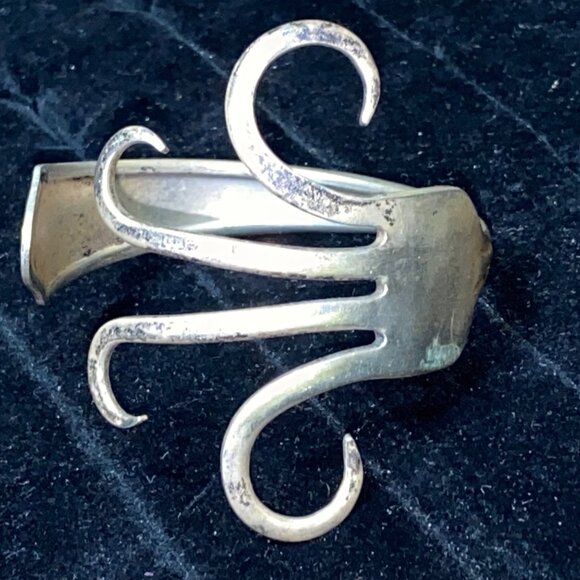 Vintage Home Crest Silverplate Fork Bracelet With Scroll Design & Curved Accents - Picture 7 of 8